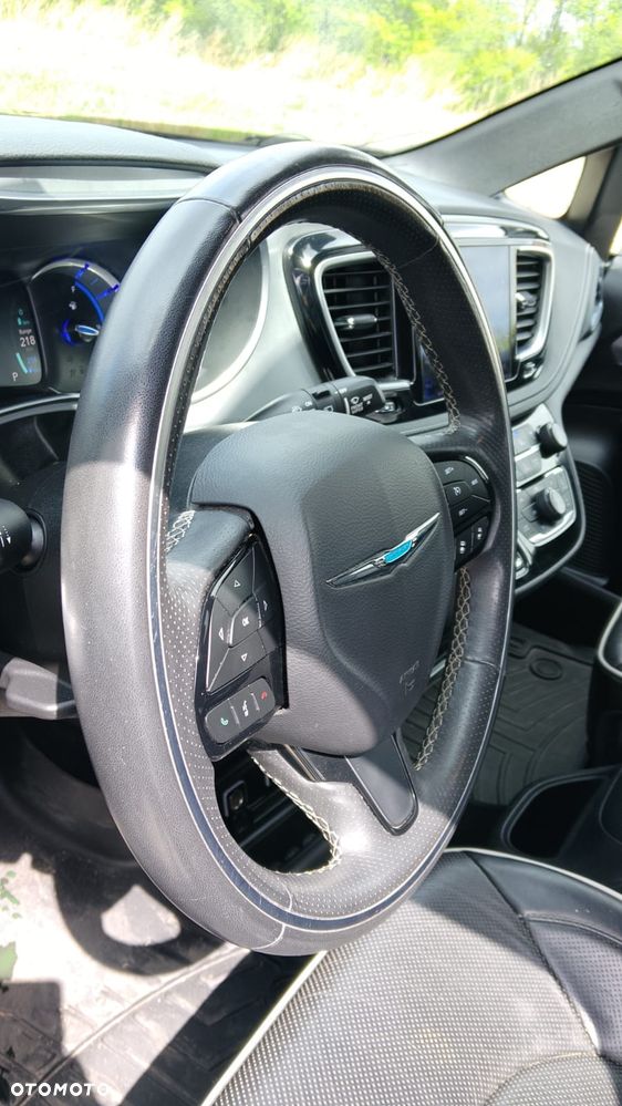 Chrysler Pacifica - 14