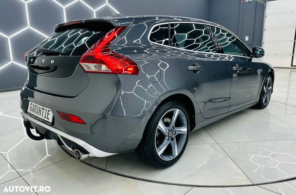 Volvo V40 D2 R Design - 3