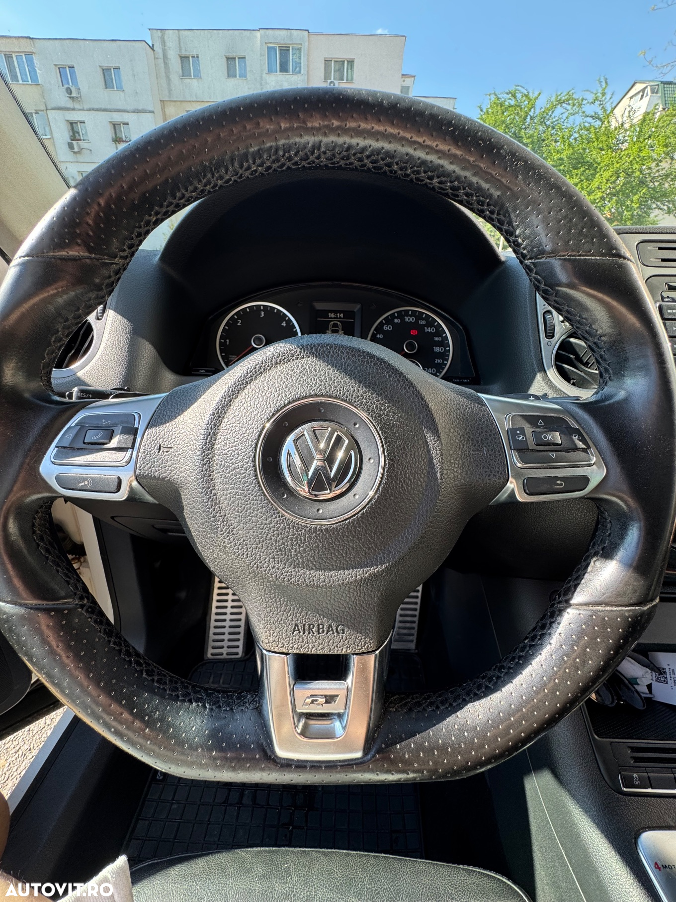 Volkswagen Tiguan 2.0 TDI 4Motion DSG Track & Field - 6
