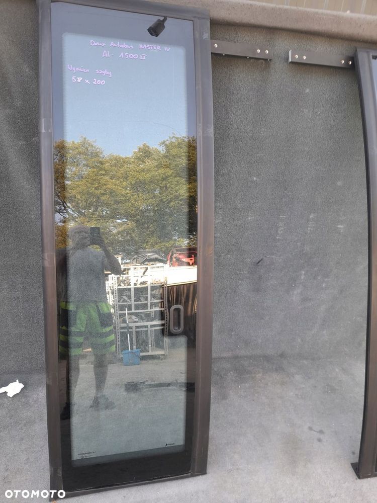 drzwi szklane autobus master iv szyba 58x200 - 1