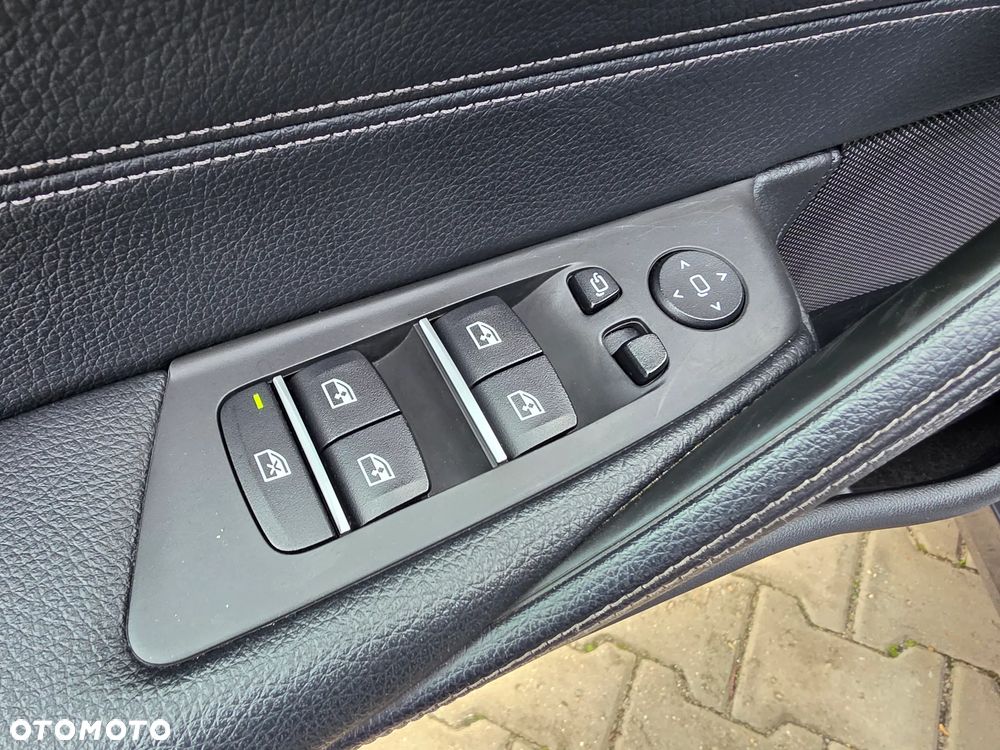 BMW Seria 5 520i mHEV Luxury Line - 35
