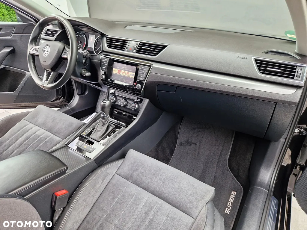 Skoda Superb Combi 2.0 TDI DSG Premium Edition - 19