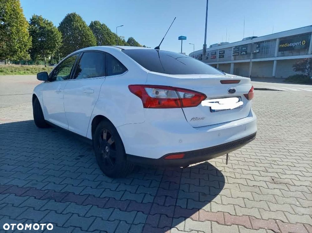 Ford Focus 2011 photo 3