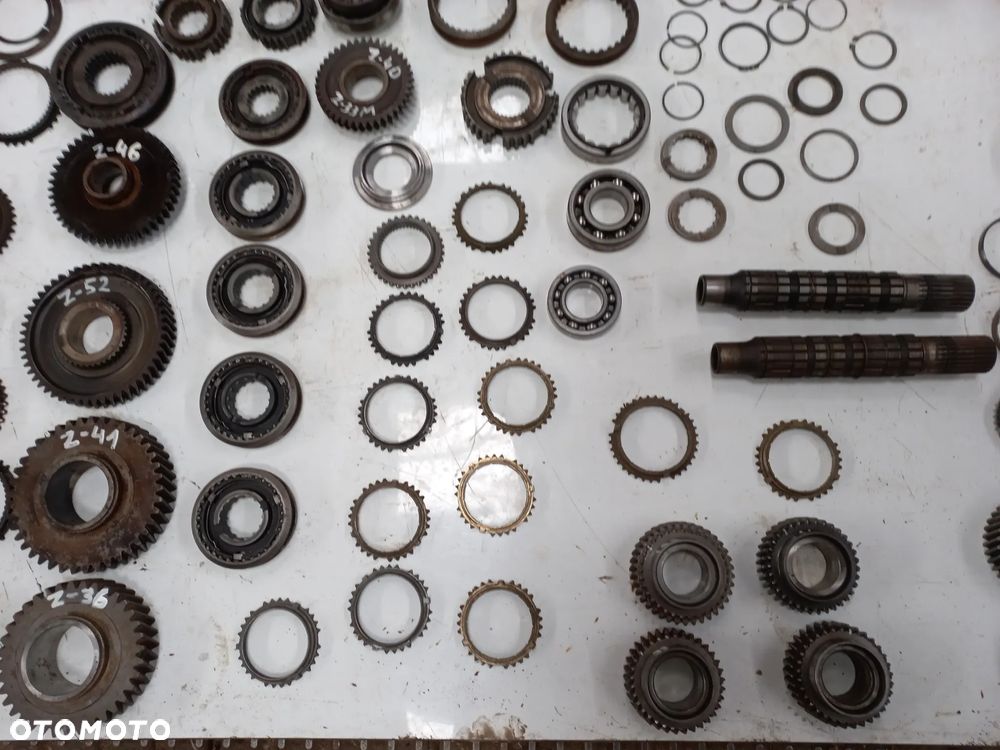 Skrzynia biegów DEUTZ,SAME,LAMBORGHINI,HURLIMANN,sdf,zf2093314008,zf2095349010,wałek rewersu,koło,synchronizator,przesówka,pierścień,wom,atak,19x43,10x43,14,explorer II,agroplus,agrolux,PRESTIGE,h,xt,R3,R4,R5,evo,n crosss,grand prix,0.255.3326.3 , 0.011.8631.4 , 0.255.3327.3 ,zespół kół zębatych, - 4