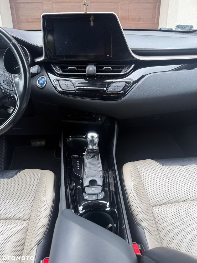 Toyota C-HR - 11