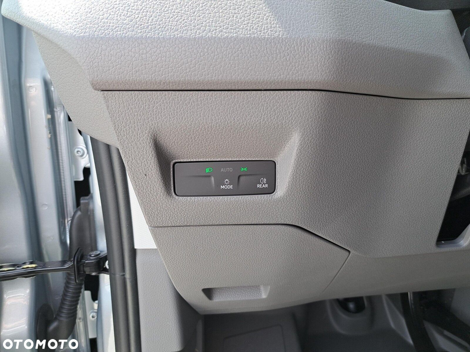 Volkswagen Crafter 35 Furgon z wysokim dachem silnik: 2,0 l EU6 SCR 177 KM / skrzynia biegów: 4MOTION automatyczna 8-biegowa rozstaw osi: 3640 mm - 22