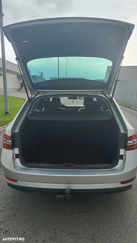 Skoda Superb 2.0 TDI DSG Style - 5