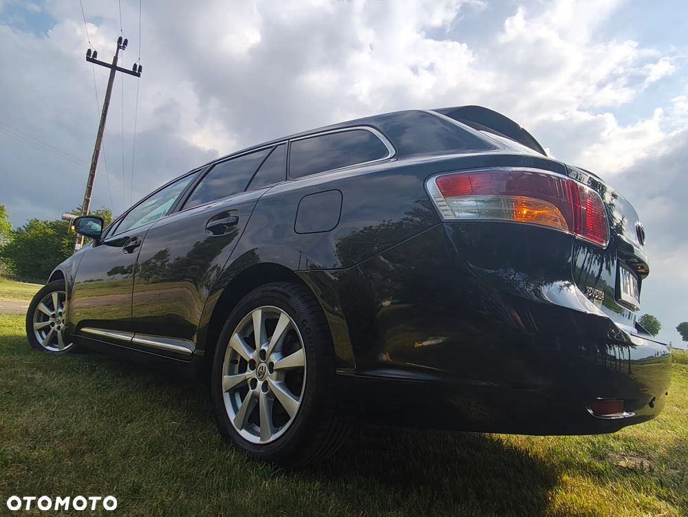 Toyota Avensis 2.2 D-4D Sol - 16