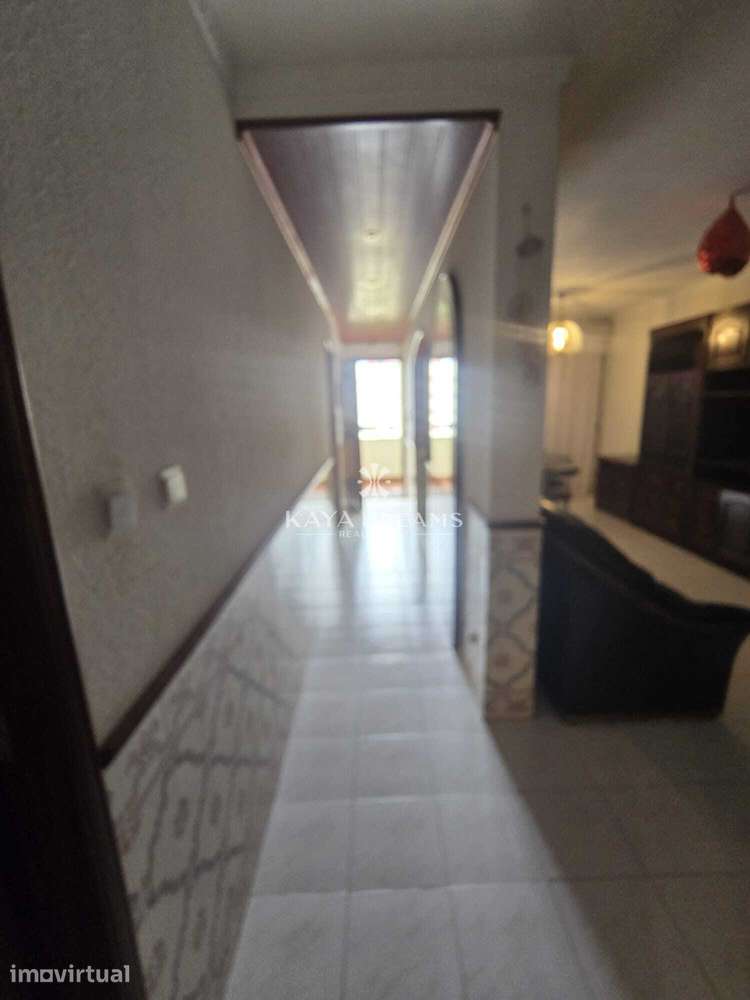 Apartamento T2 Semi Mobilado para Arrendamento em Santo António dos... - Grande imagem: 3/9