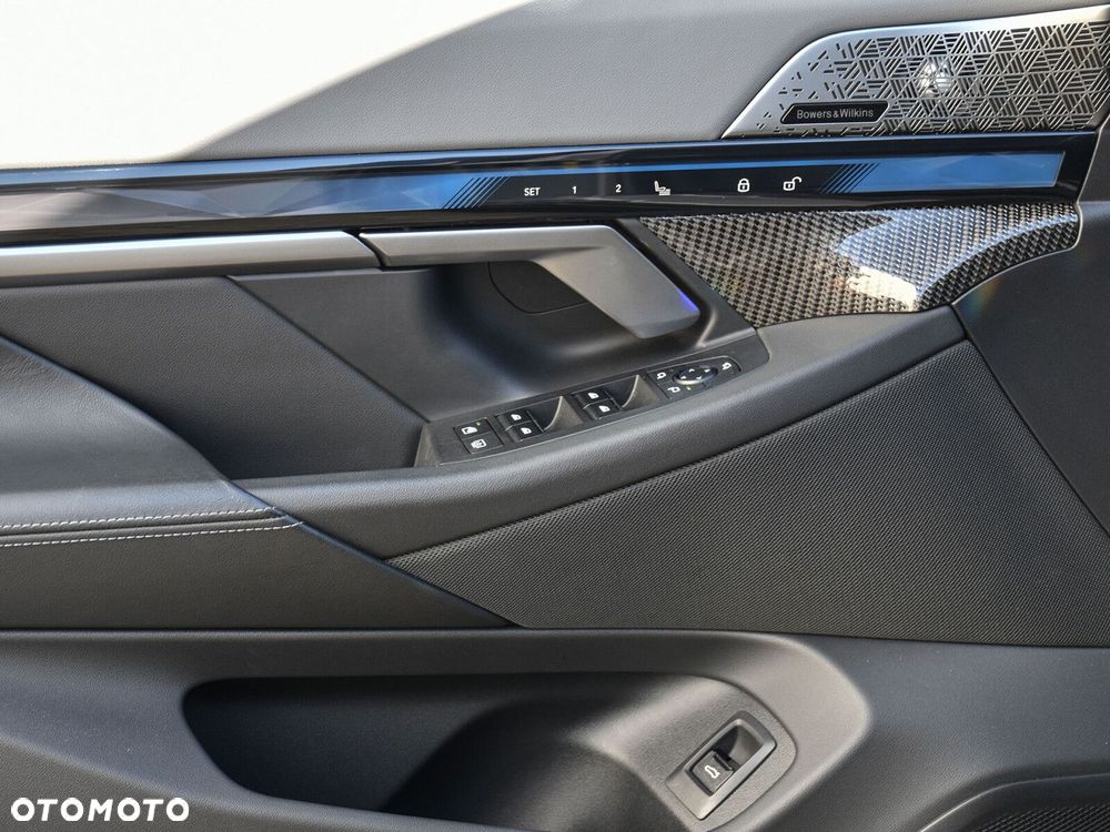 BMW i5 83.9kWh M60 xDrive - 25