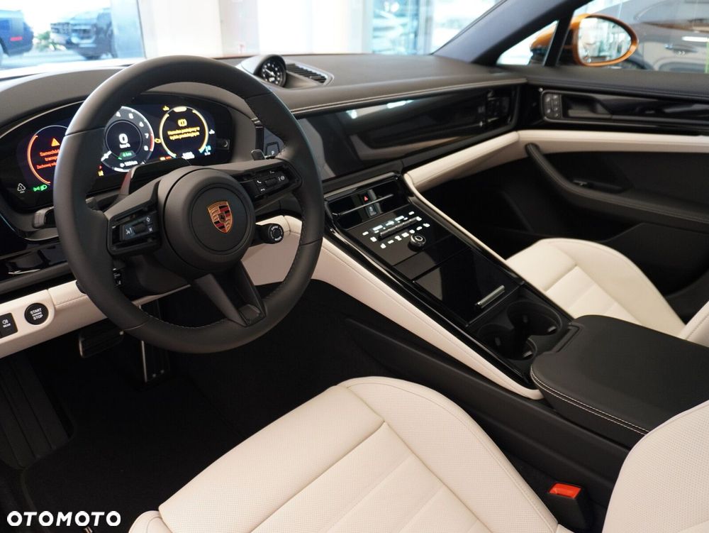 Porsche Panamera 4 E-Hybrid PHEV - 31