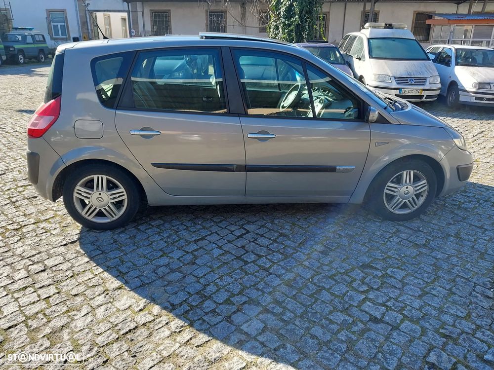 Renault Scénic 1.9 dCi L. Privilége - 3