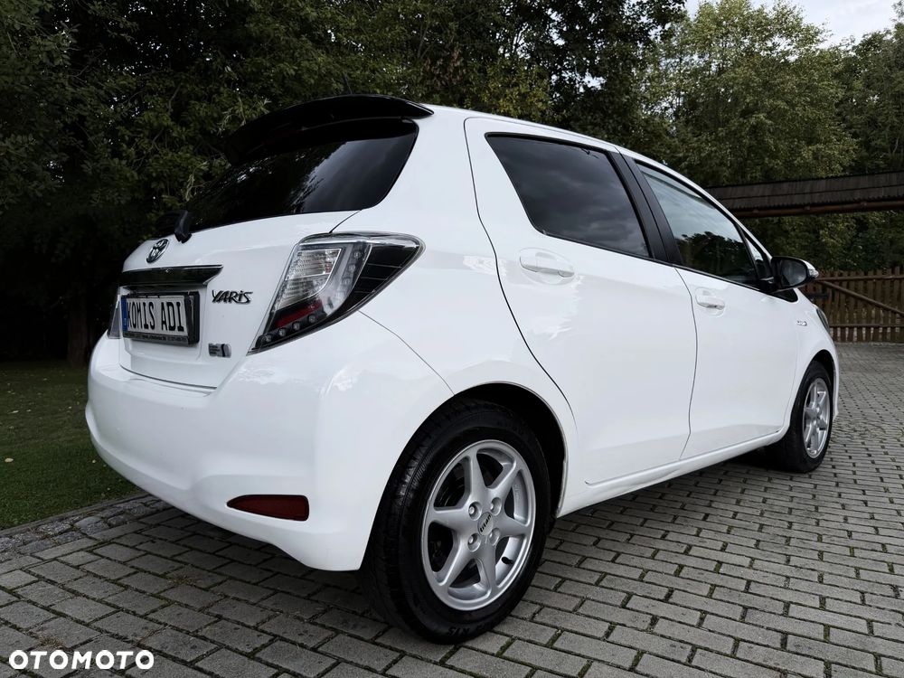 Toyota Yaris Hybrid 100 Premium - 9