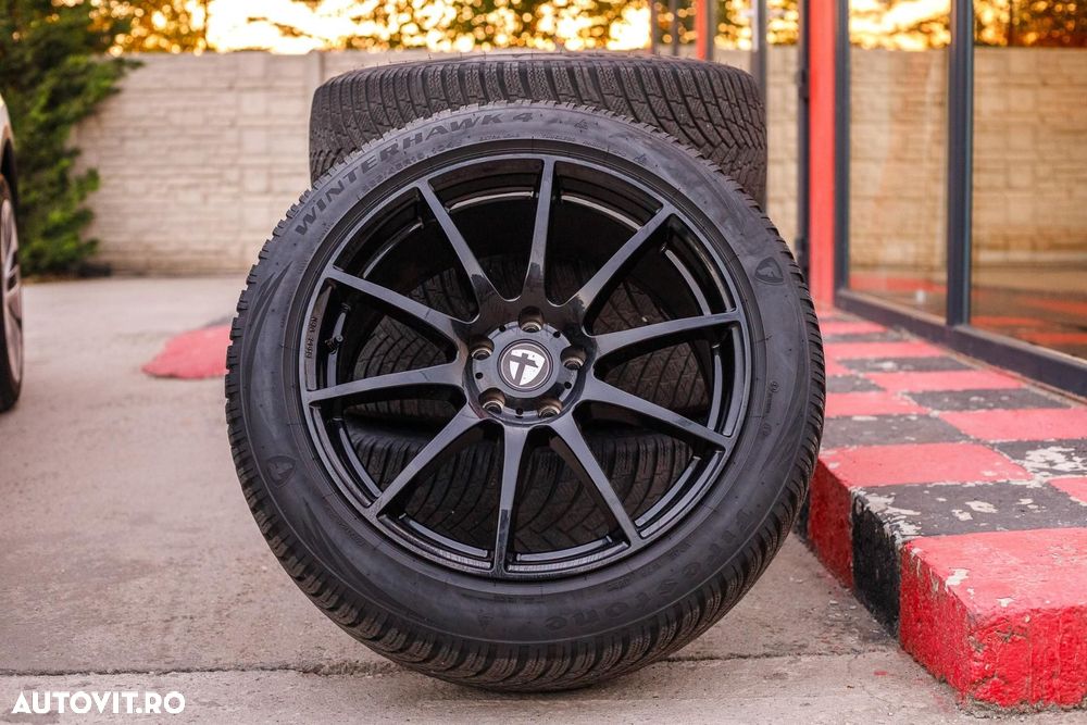 Tesla Model Y - 10