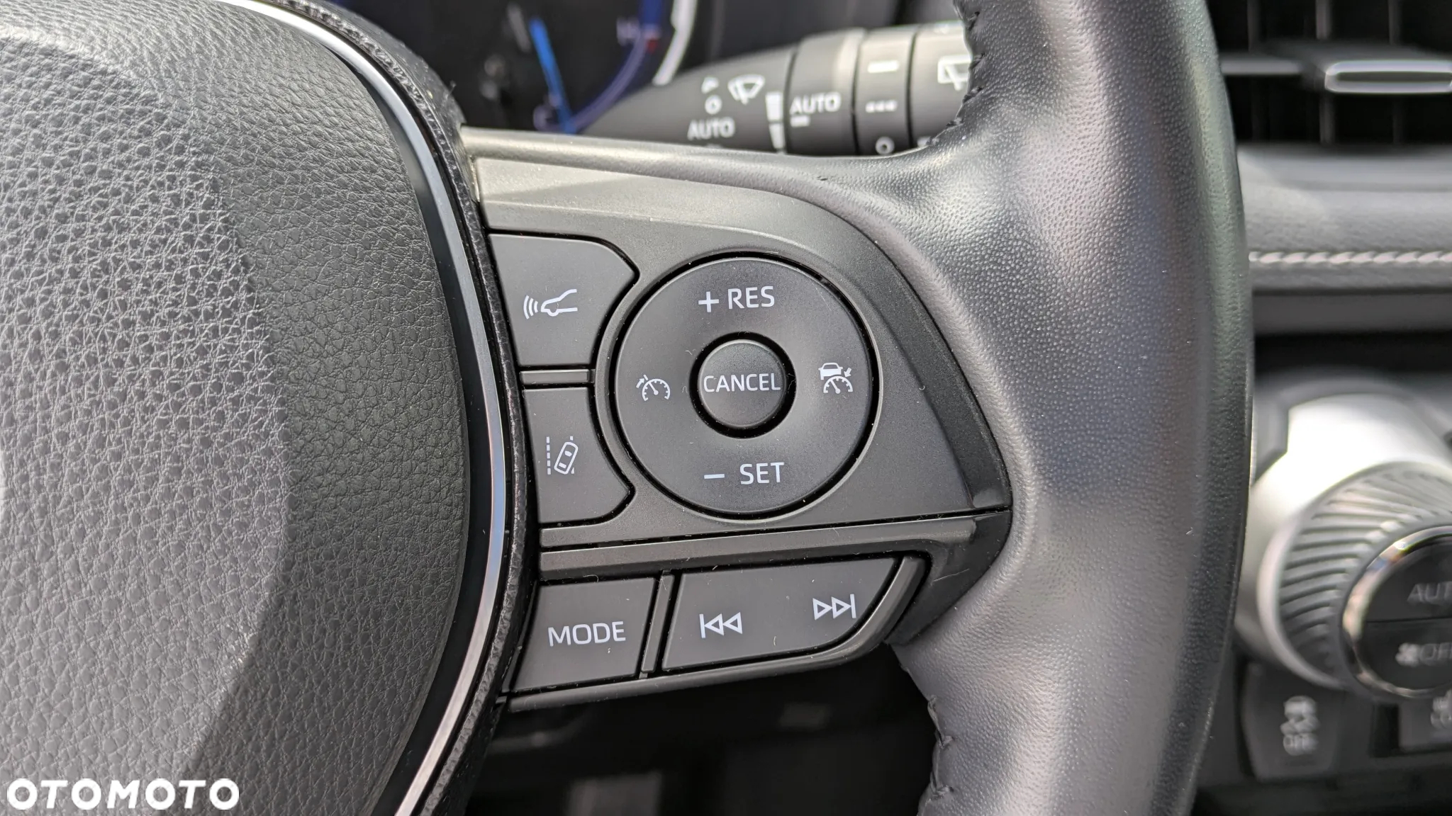 Toyota RAV4 2.5 Hybrid Black Edition by JBL 4x4 - 21