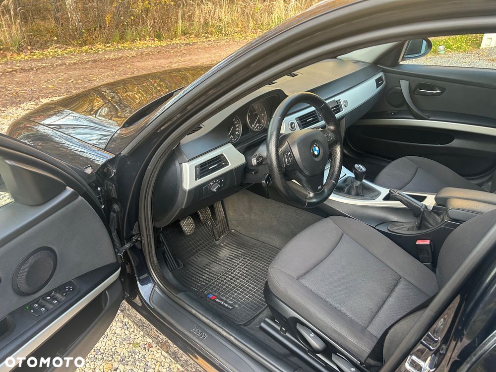 BMW Seria 3 318i Edition Sport - 13