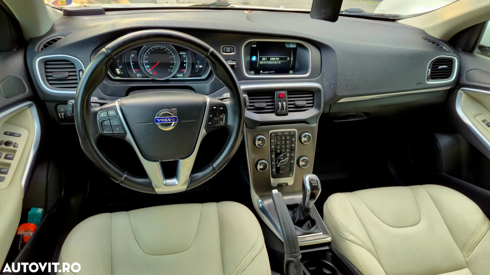 Volvo V40 D2 94g Momentum - 6