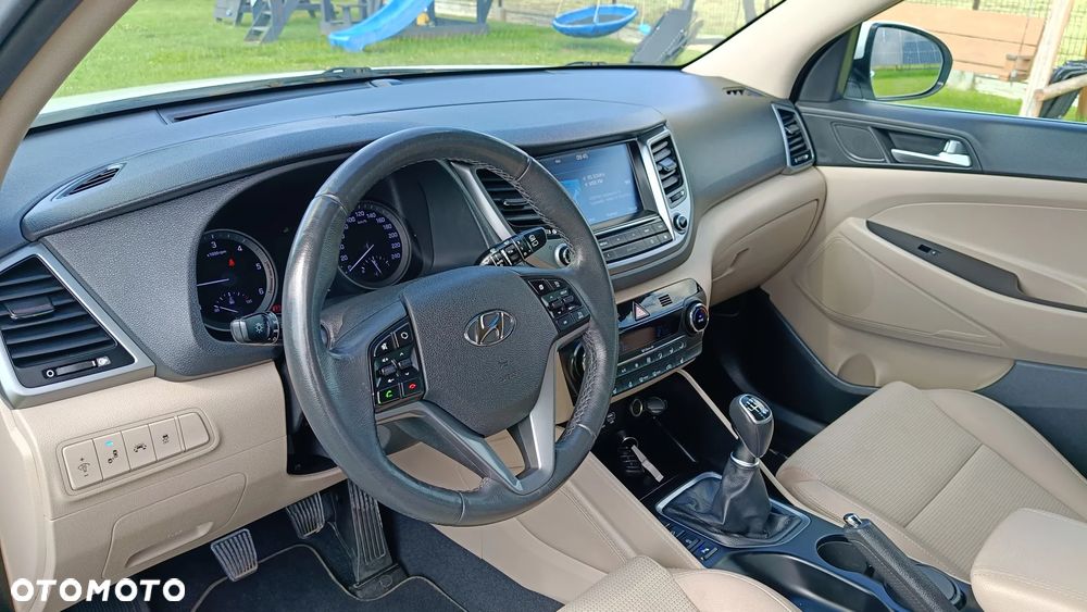 Hyundai Tucson 1.7 CRDI BlueDrive Style 2WD - 18