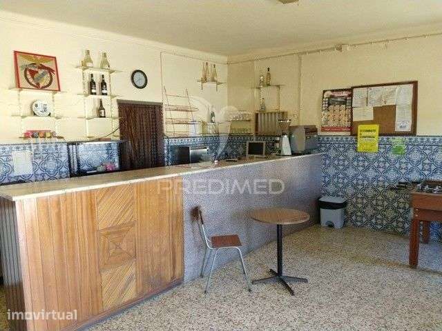 Habitação/ Comércio zona de Chamusca- Santarém - Grande imagem: 2/23