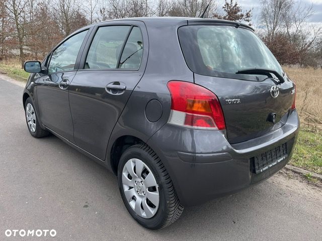 Toyota Yaris 1.0 VVT-i Cool - 4