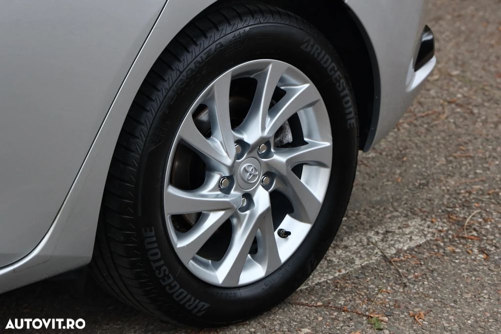 Toyota Auris 1.8 L VVT-i Hybrid Luna - 27