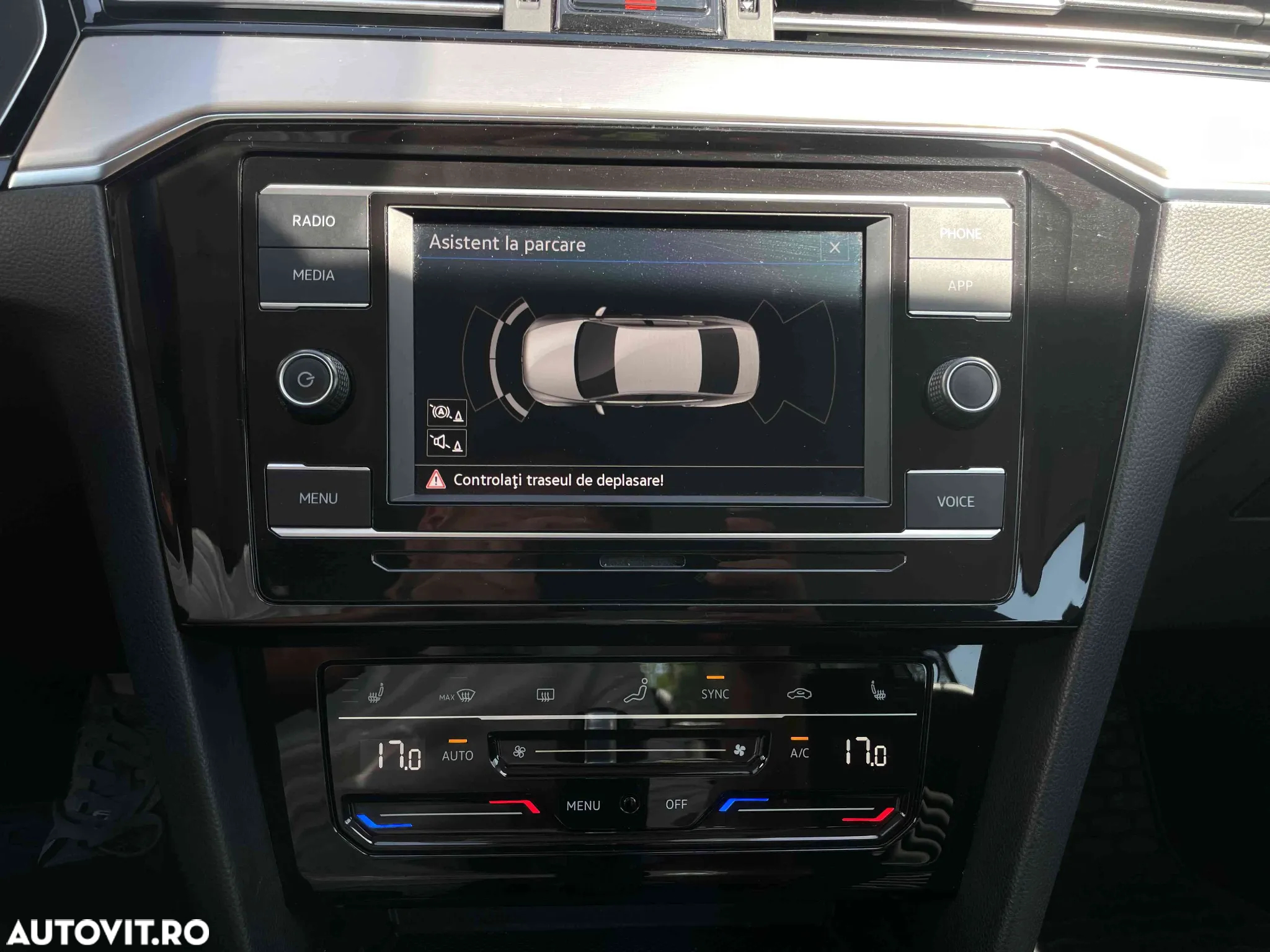 Volkswagen Passat - 17