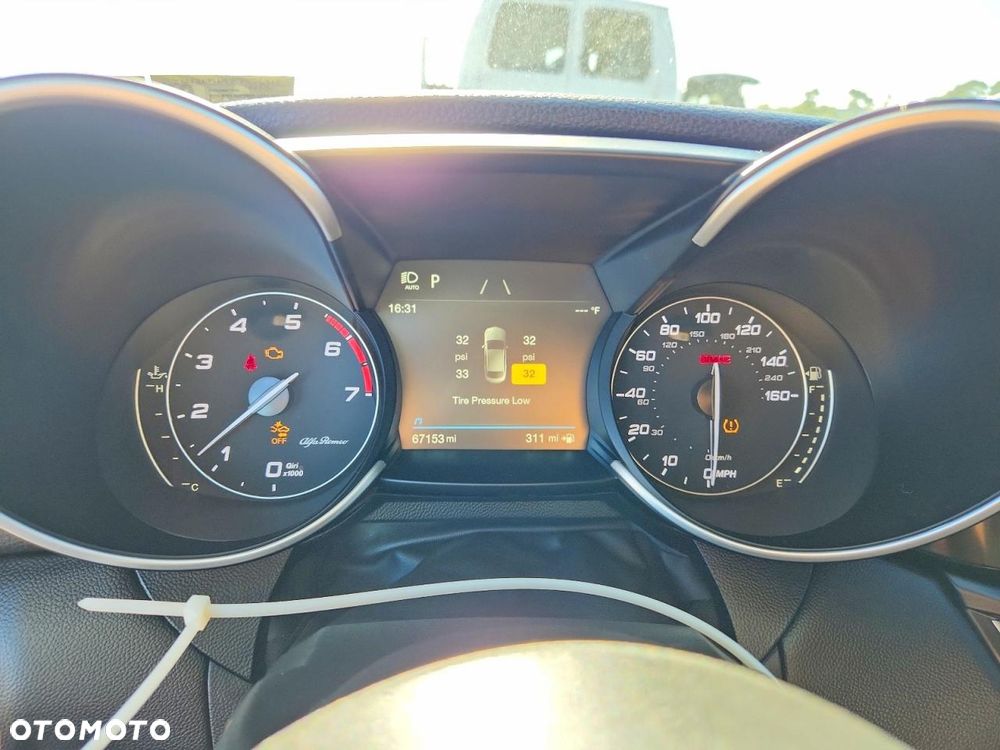 Alfa Romeo Giulia 2.0 Turbo 16V AT8-Q4 Veloce Ti - 12