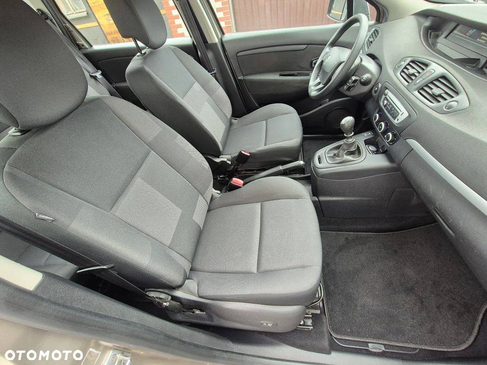 Renault Scenic 1.6 16V 110 TomTom Edition - 13