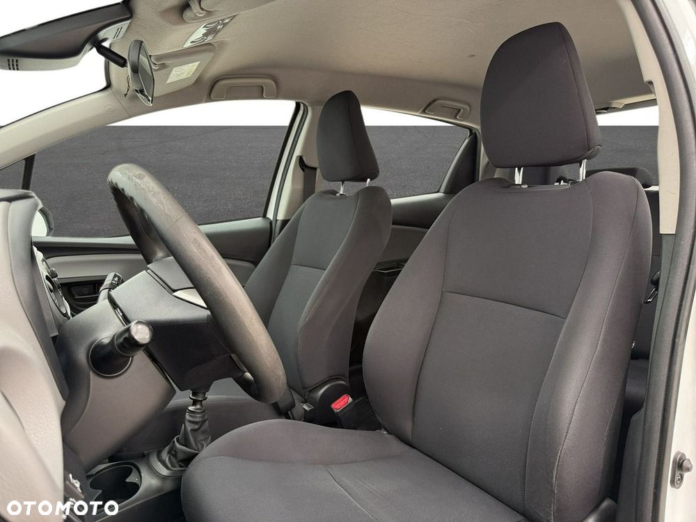 Toyota Yaris - 11