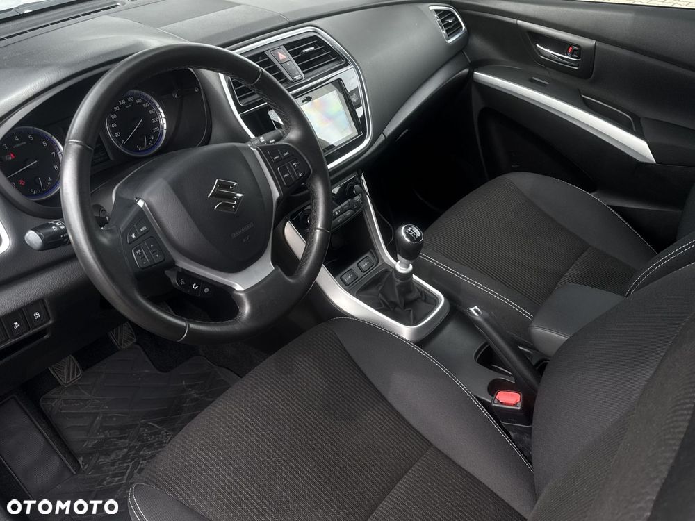 Suzuki SX4 S-Cross 1.4 T Premium - 10