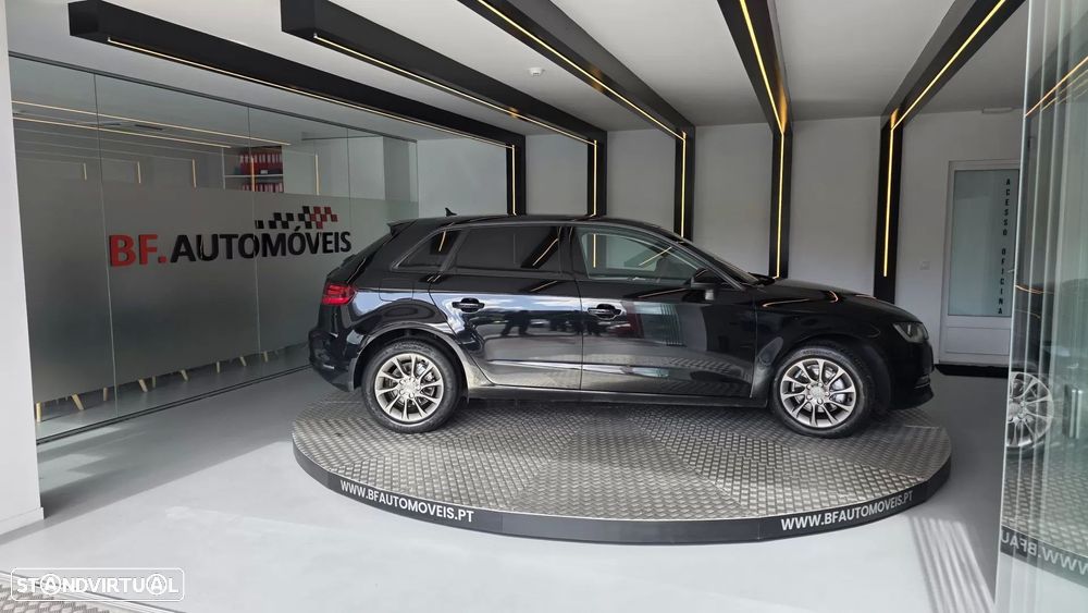 Audi A3 Sportback 1.6 TDI Advance S tronic - 7