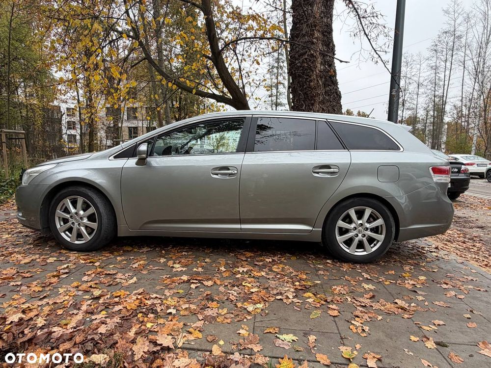 Toyota Avensis 2010 photo 5