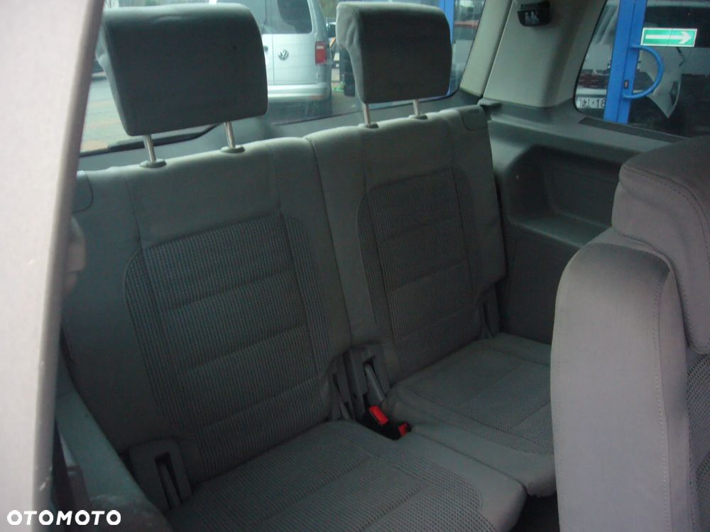 Volkswagen Touran 2.0 TDI DPF Highline - 20