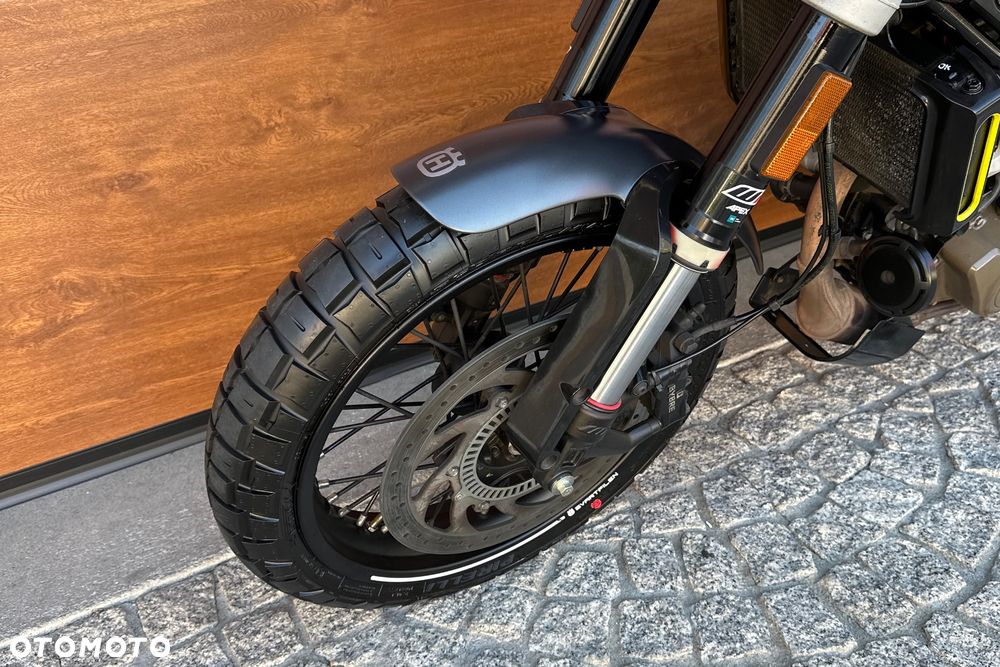Husqvarna Svartpilen - 16