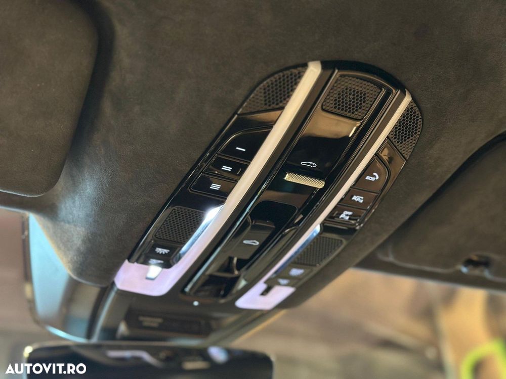 Porsche Cayenne S - 30