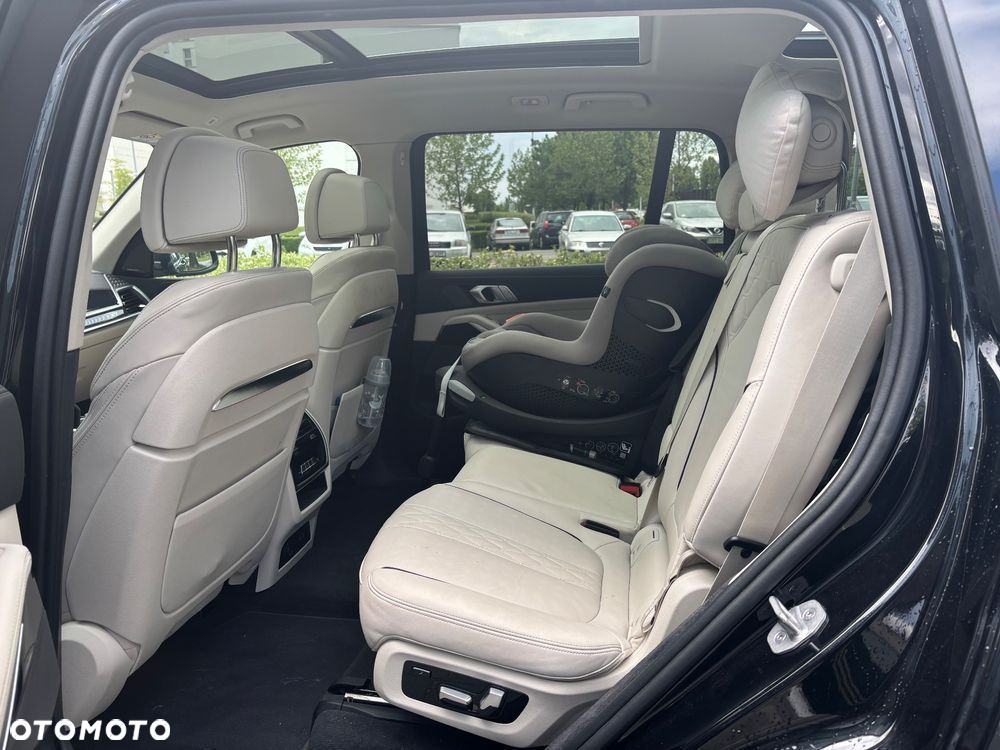 BMW X7 - 16