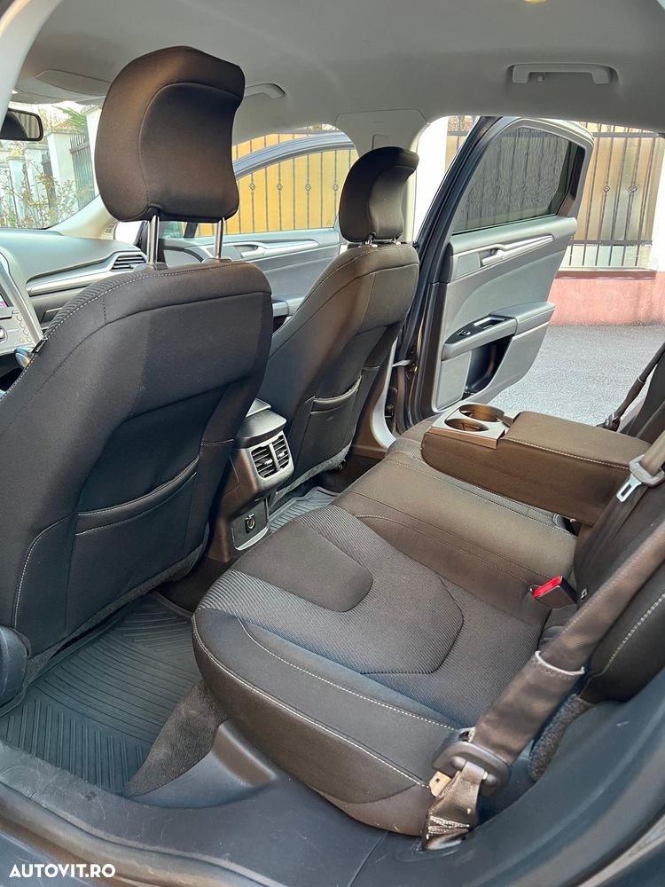 Ford Mondeo 2.0 TDCI PowerShift AWD Titanium - 11