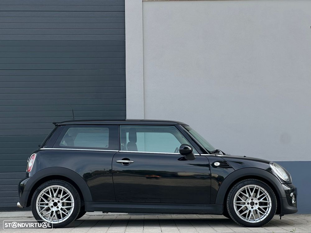 MINI 3 Portas One D - 10