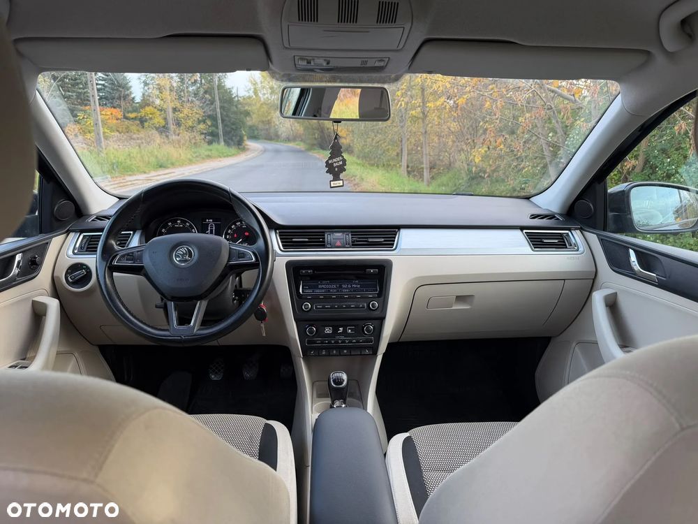 Skoda RAPID 1.2 TSI Elegance - 14