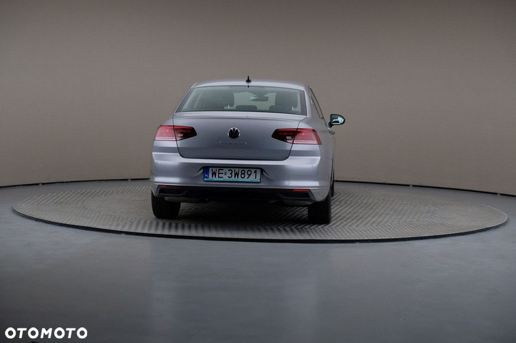 Volkswagen Passat 2.0 TSI Business DSG - 5