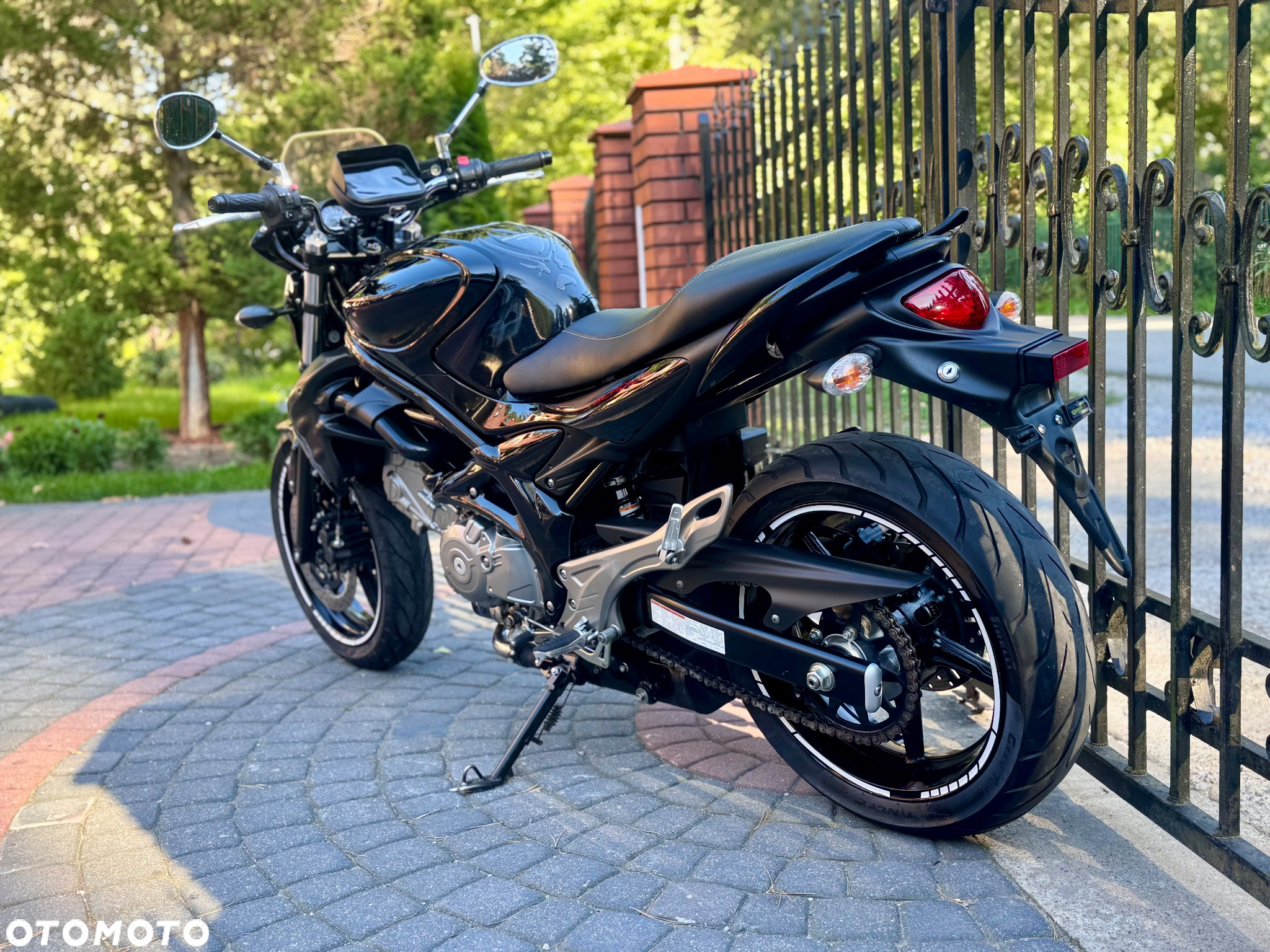 Suzuki Gladius - 8