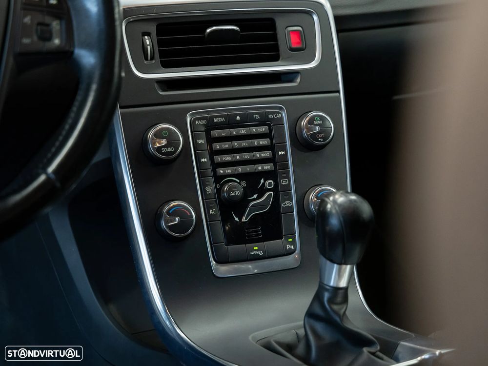 Volvo V60 DRIVe Momentum - 17