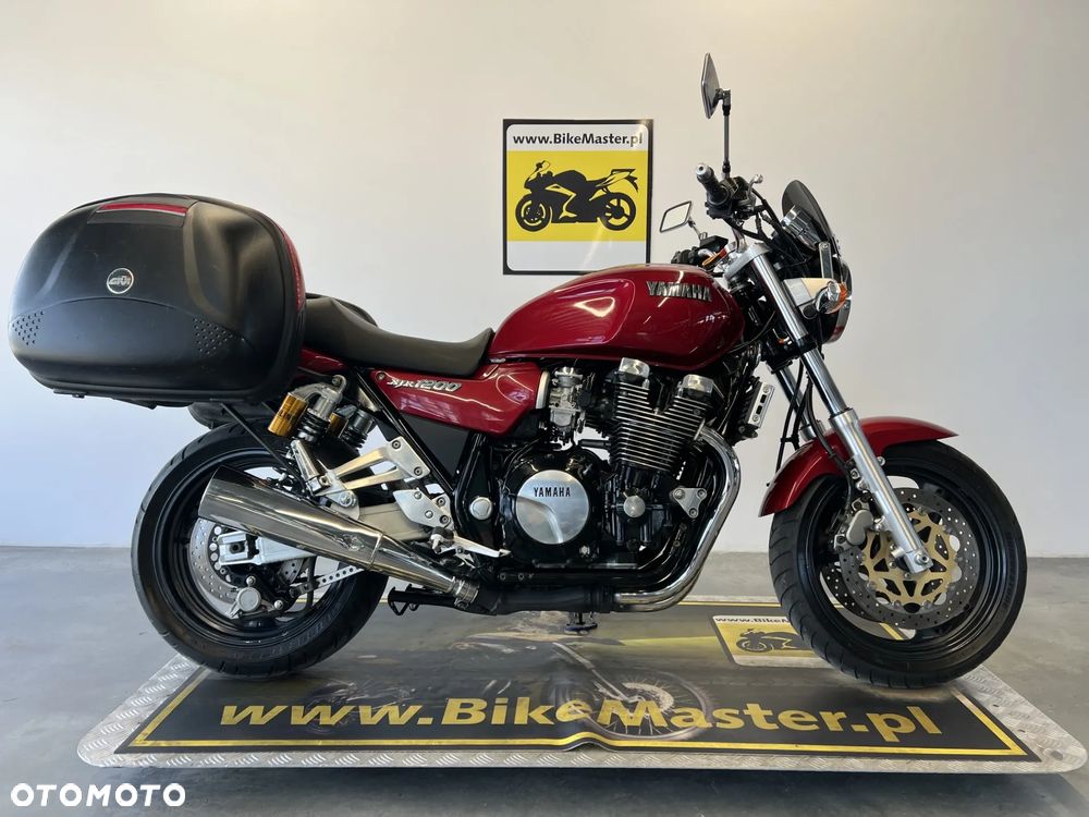 Yamaha XJR - 1