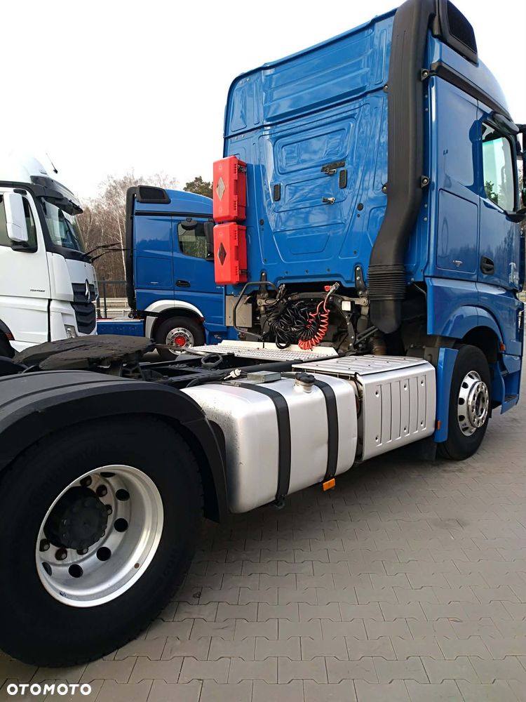 Mercedes-Benz ACTROS - 4