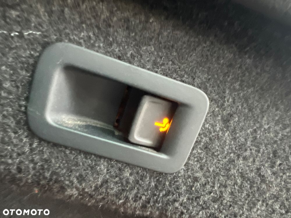 Volkswagen Passat 1.6 TDI SCR DSG Business - 8