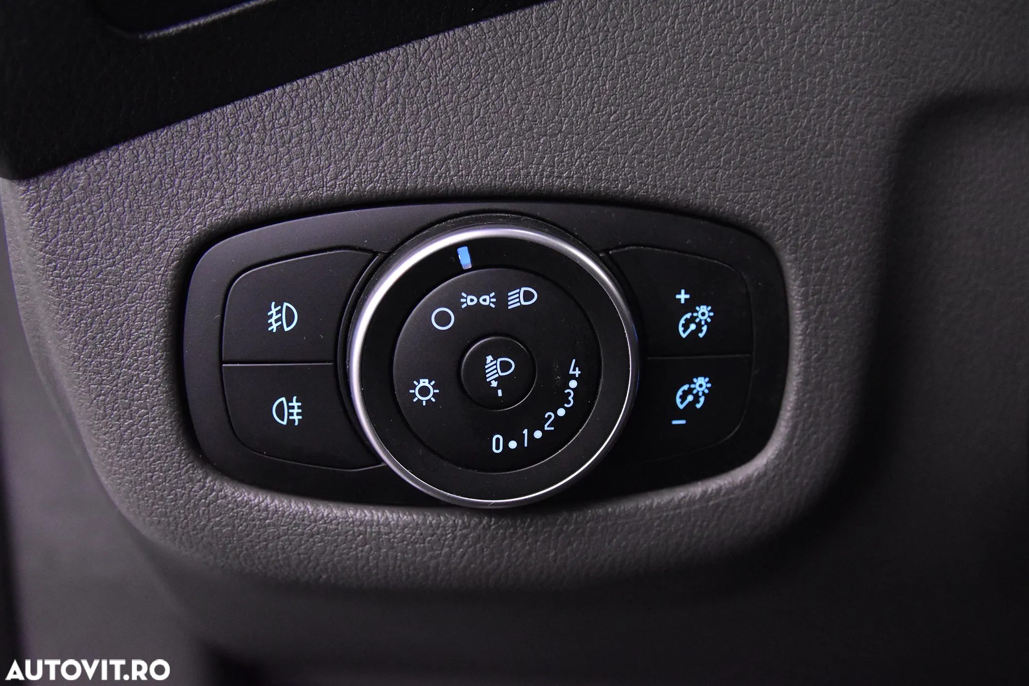 Ford Transit Connect - 13