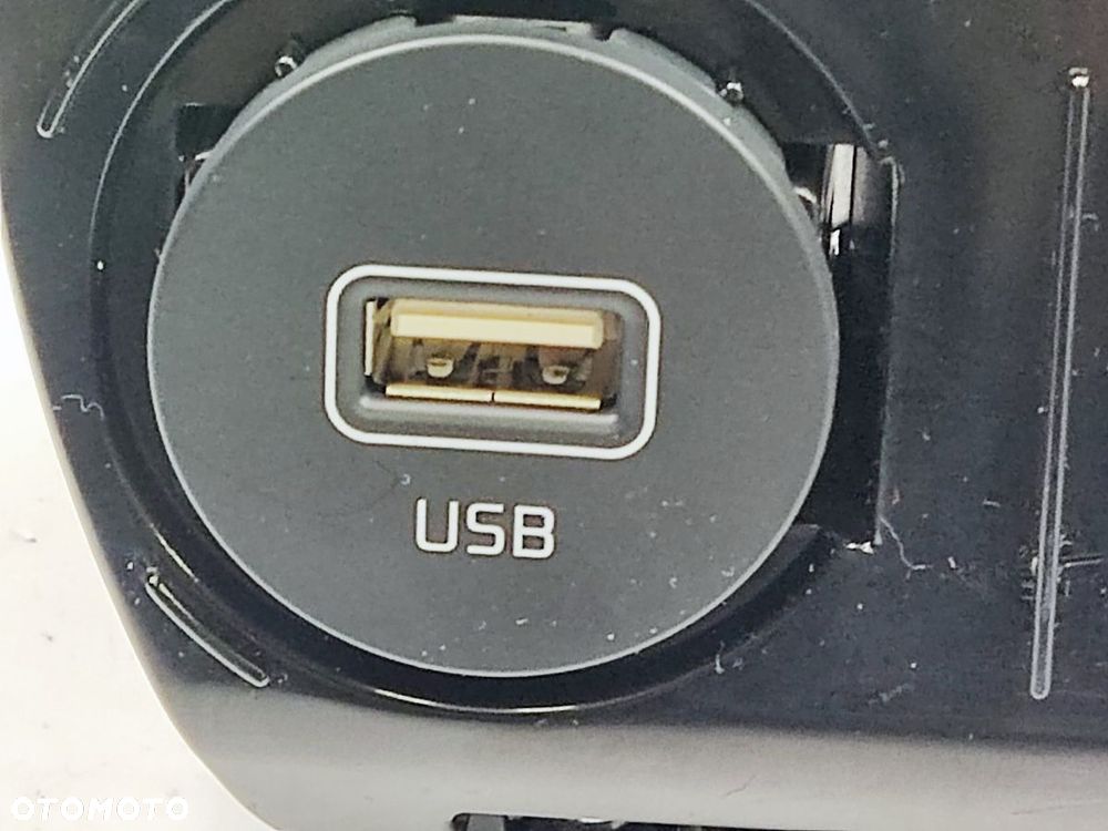 KIA EV6 od 2021r Gniazdo USB Zapalniczki - 2