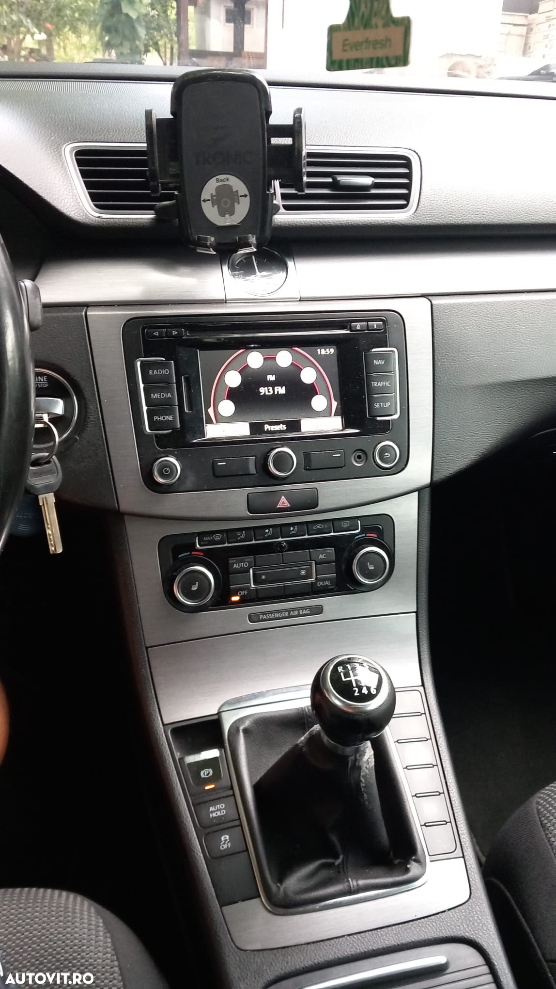 Volkswagen Passat 2.0 TDI BlueMotion Tehnology 4Motion Comfortline - 3
