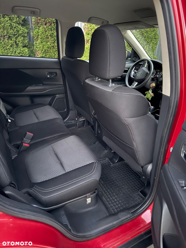 Mitsubishi Outlander - 22