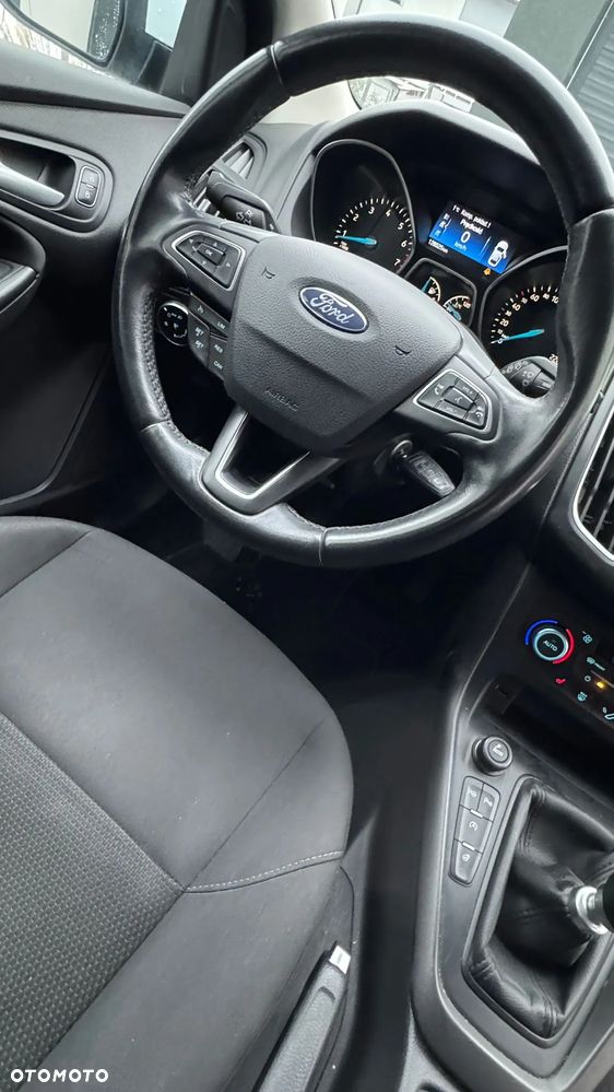 Ford Focus 1.0 EcoBoost Titanium - 4
